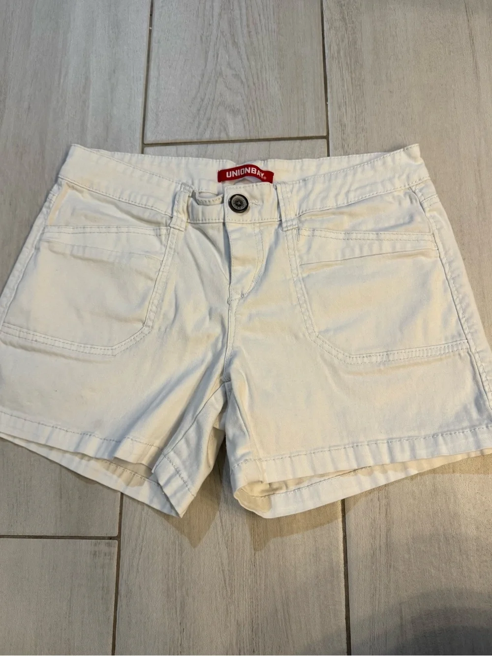 TWO pairs of UNIONBAY Women's Denim Short Set - White and Navy - Picture 4 of 7
